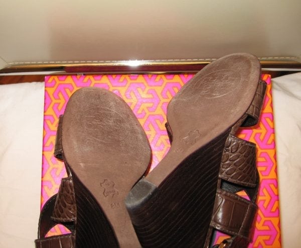 TORY BURCH-DARK BROWN LEATHER EMBOSSED CROCO WEDGE PUMP-SIZE-8-E