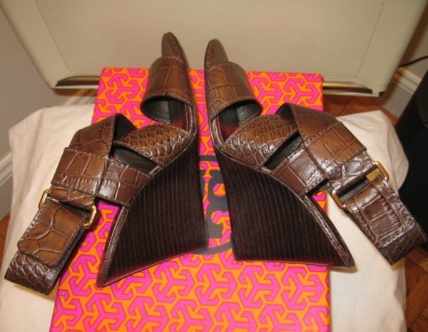 TORY BURCH-DARK BROWN LEATHER EMBOSSED CROCO WEDGE PUMP-SIZE-8-E