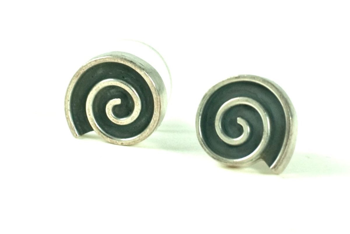 STERLING SILVER (.925) SWIRL STUD EARRING