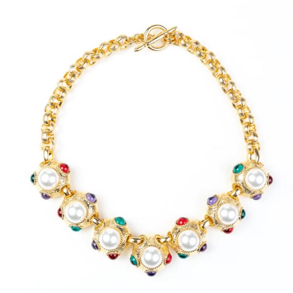 KENNETH JAY LANE, SATIN GOLD AND PEARL CENTER NECKLACE WITH MULTICOLOR