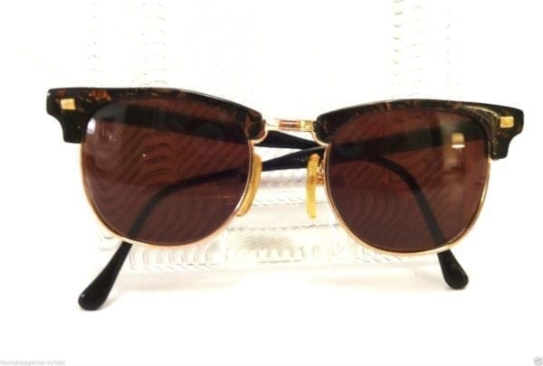 3PCS- WOMENS SUNGLASEES- ONE PAIR IS GUESS - Image 2